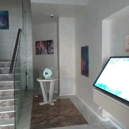 White Tower Mamaia Nord Etaj 5 דירה
