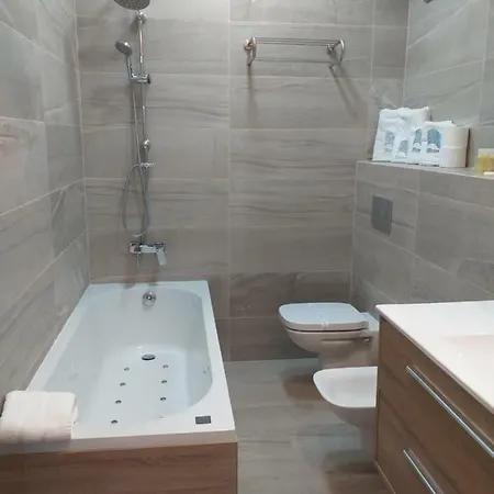 White Tower Mamaia Nord Etaj 5 דירה Năvodari