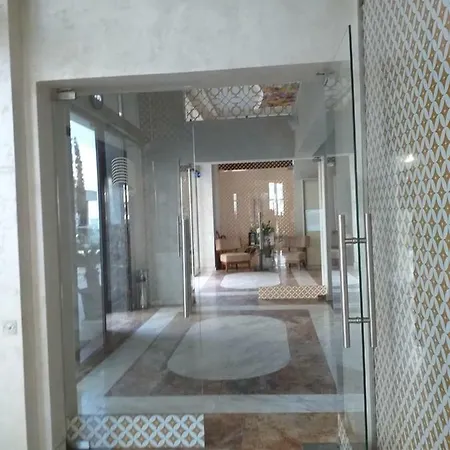 White Tower Mamaia Nord Etaj 5 דירה *
