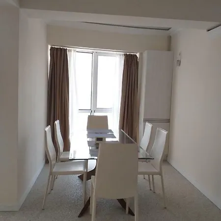 White Tower Mamaia Nord Etaj 5 דירה