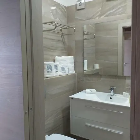 White Tower Mamaia Nord Etaj 5 דירה *